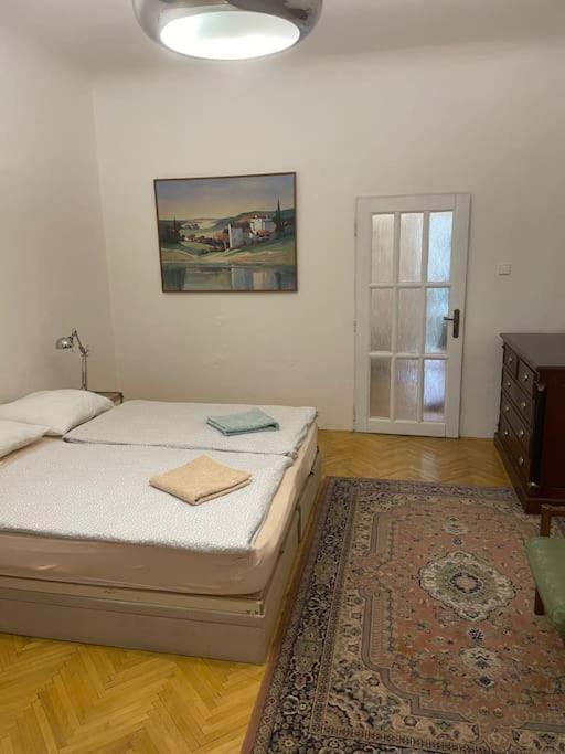 Old Town Herberghaus, 250m To Charles Bridge * Prague