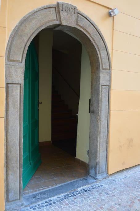 Old Town Herberghaus, 250m To Charles Bridge Praga